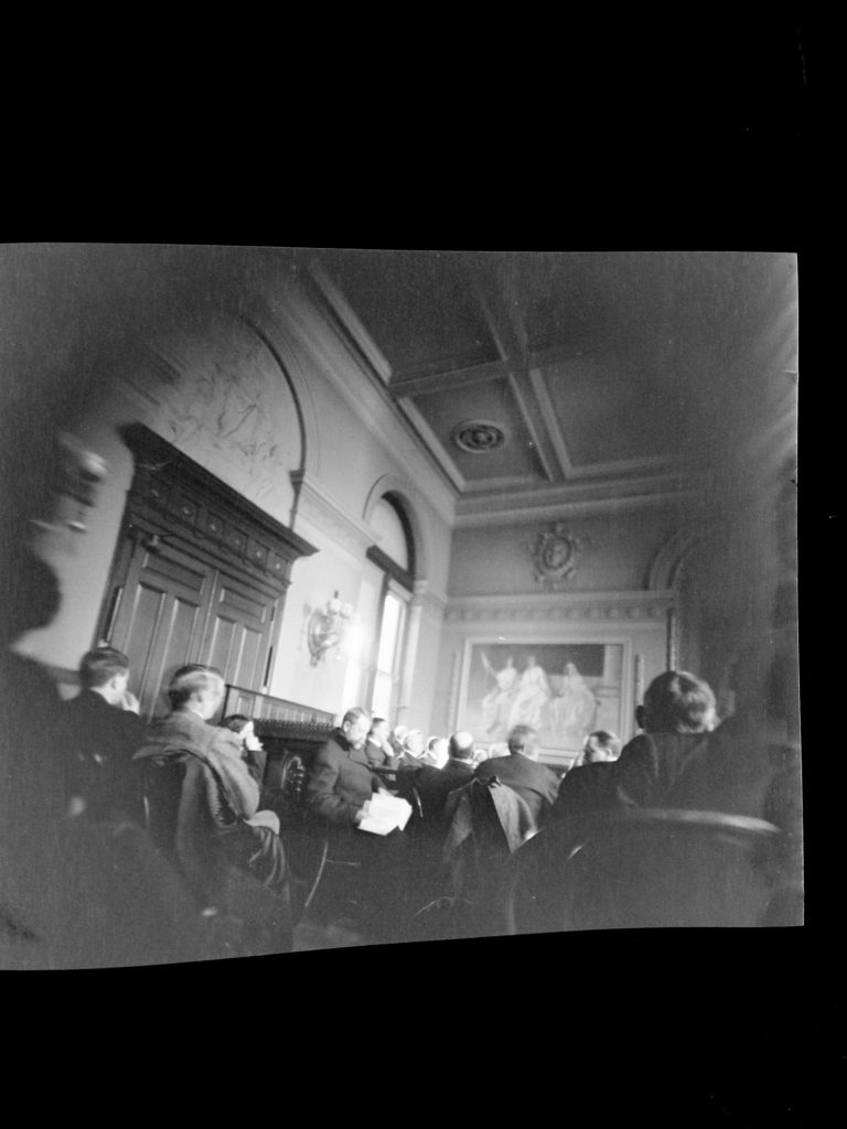 A photograph of Harry Thaw's trial.